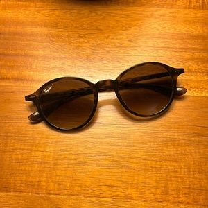 Ray-Ban Round Liteforce Sunglasses